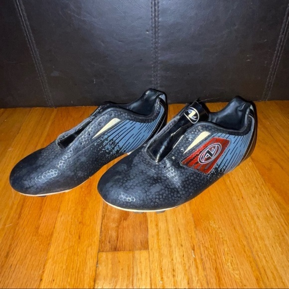 Athletic works soccer cleats - Picture 1 of 8